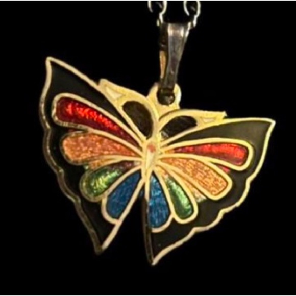 𝙵𝚕𝚊𝚜𝚑 𝚂𝚊𝚕𝚎 ‧₊˚❀༉‧₊ Vintage Cloisonné Butterfly Pendant 16” chain 80s Rainbow - Picture 3 of 13